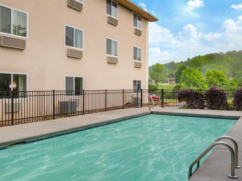 Super 8 by Wyndham Chattanooga Lookout Mountain TN Bagian luar foto