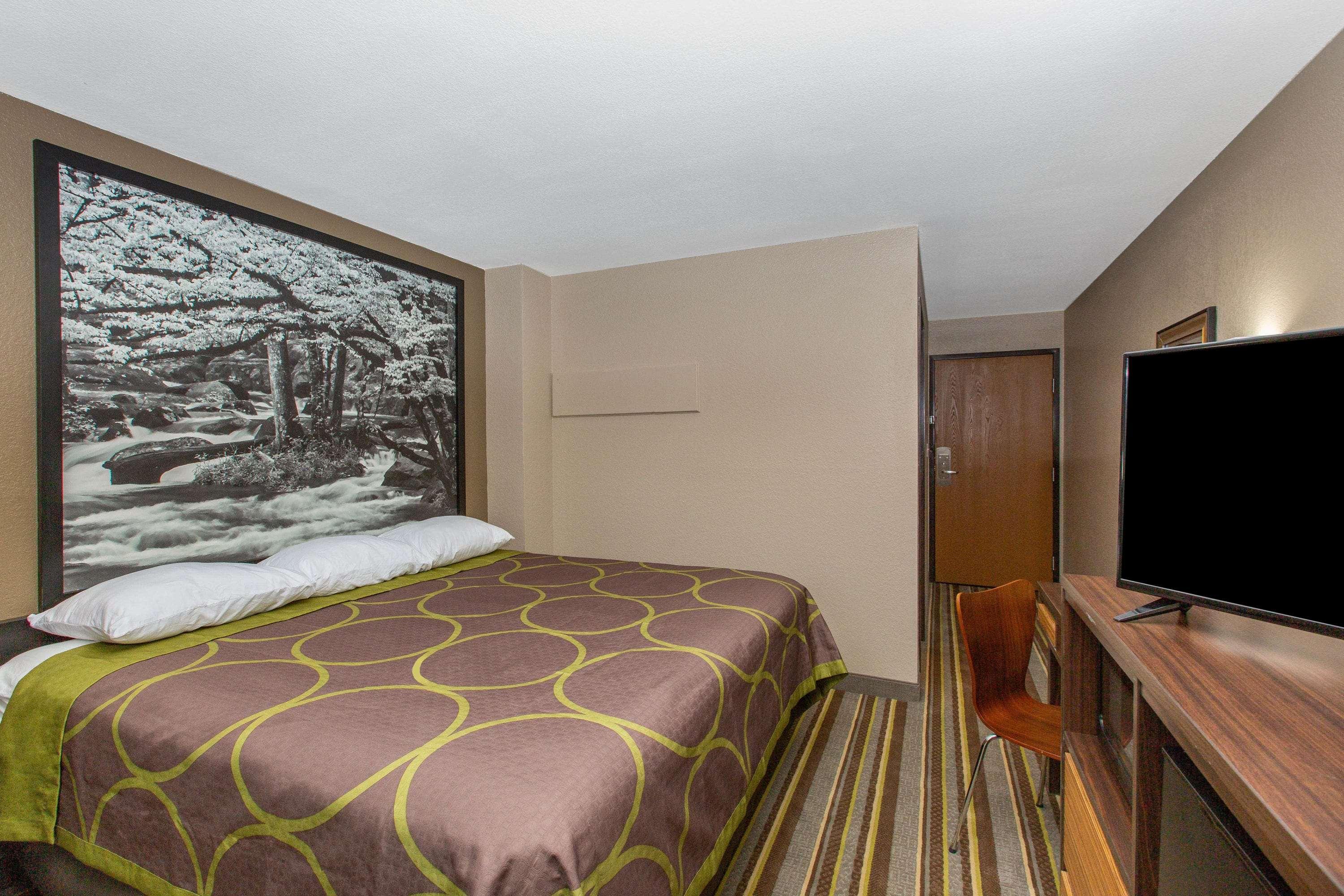 Super 8 by Wyndham Chattanooga Lookout Mountain TN Bagian luar foto
