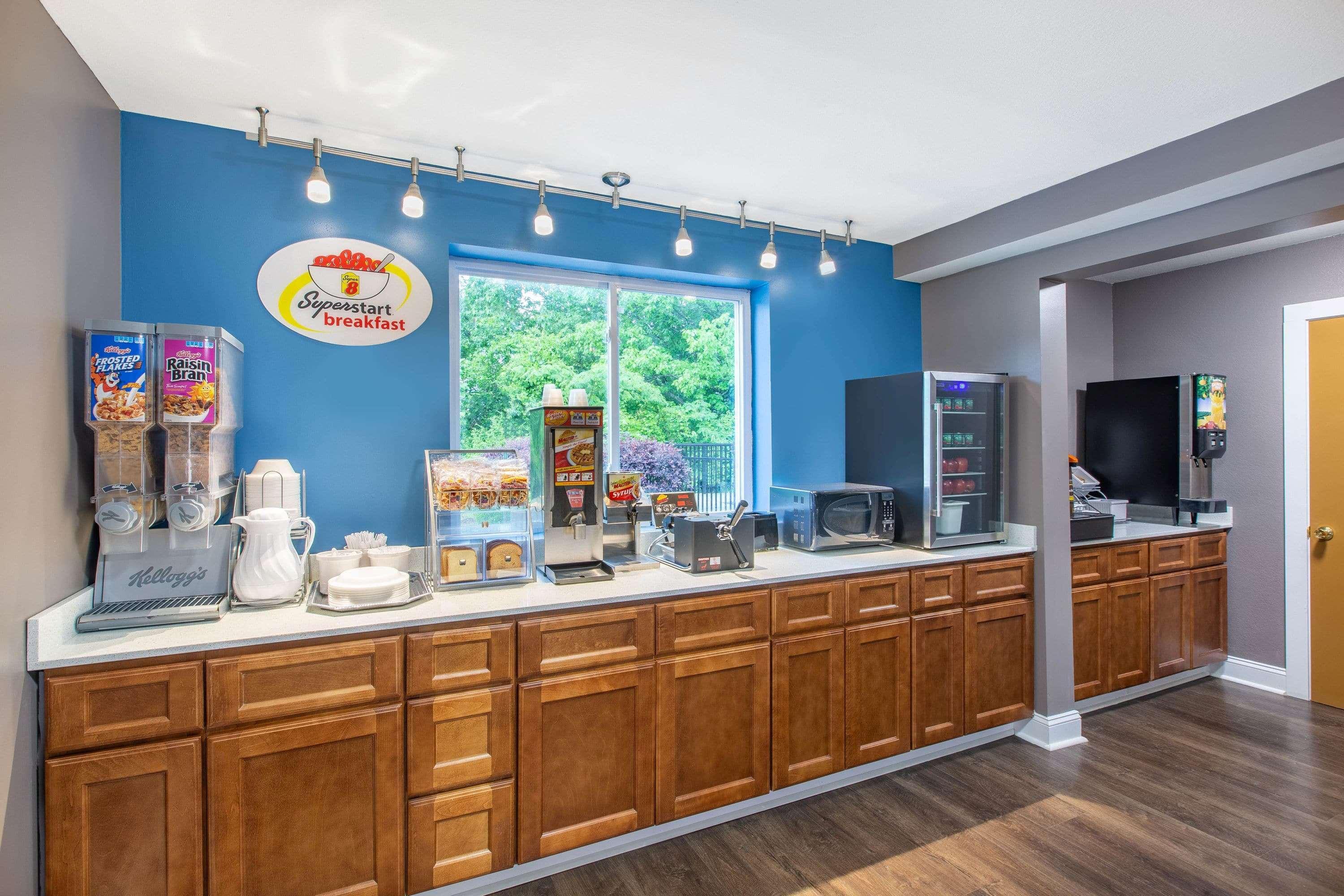 Super 8 by Wyndham Chattanooga Lookout Mountain TN Bagian luar foto