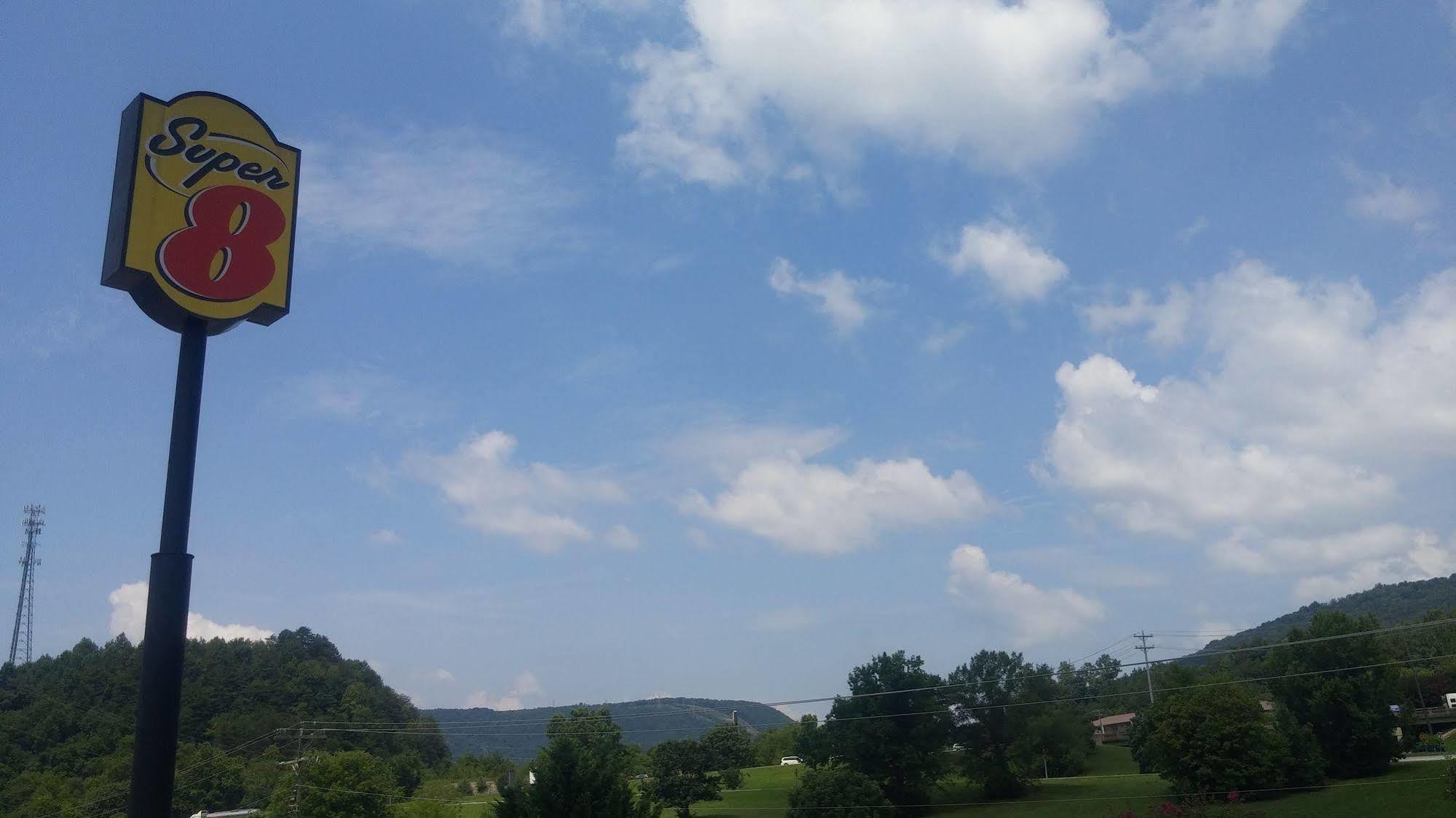 Super 8 by Wyndham Chattanooga Lookout Mountain TN Bagian luar foto